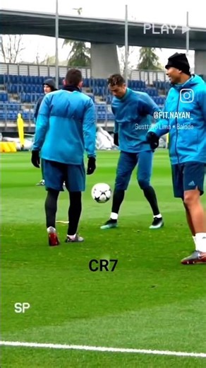 Ronaldo & Neymar Jr freestyle skills 🔥💯🙌🔝 #ronaldo #skills #shorts #birthday #cr7 #neymar #legend