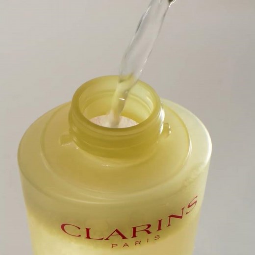 Clarins Cleansing range | Gentle, Hydrating & Refillable Cleanser for Soft, Glowing Skin