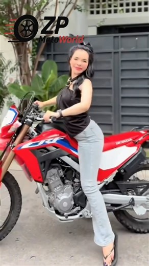 Just playing with the throttle… and it’s fire! 🔥 Honda CRF #honda #crf #girlpower #womanRider