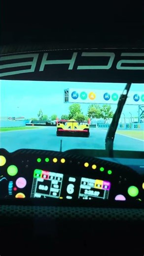 This is just one good racing sim on OLED TV, unbelievable