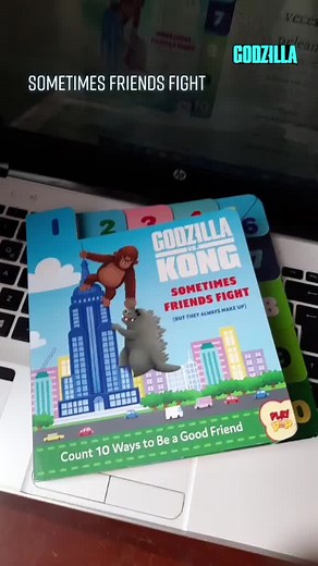 #kaiju #godzilla #godzillavkong #legendary #book #legendarycomics #toho #playpop #libro @susylynn1 #kong #teamgodzilla #teamkong