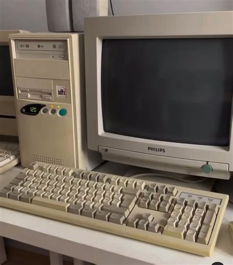 7.8K views · 79 reactions | IN VIDEO; Do you remember? Starting up a Windows 98 desktop was an experience! You’d hear the iconic hum of the CRT monitor warming up, the satisfying click of the power button, and then watch that Microsoft Windows 98 logo fill the screen. The real suspense? Hoping it wouldn’t hit you with the dreaded “blue screen of death” before you got to Minesweeper!  #TBT | HOT FM Zambia | Facebook