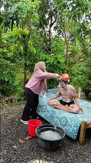 Washed by wife because she didn't take a bath for a week 🤣🤣