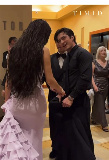 Hudson with Chase Infiniti (via timidmag on threads) #hudsonwilliams #chaseinfiniti #oscars #heatedrivalry
