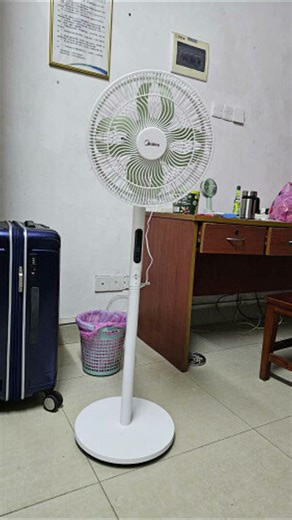 美的（Midea）【幸运草安睡1S】一级能效直流变频声控电风扇家用遥控卧室静音落地扇台式桌面抗菌大风力转页扇