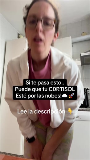 Si te pasa esto… tu cortisol puede estar completamente descontrolado.🤪🫠 Te levantas cansada. Pero durante el día estás en modo alerta todo el tiempo. Tu abdomen está hinchado constantemente. Las digestiones son pesadas. Sientes que tiras de ti para pasar el día… pero en realidad vas a rastras. Y no… no es falta de fuerza de voluntad. Muchas veces es tu sistema hormonal gritando ayuda. Cuando el cortisol está desregulado: tu energía se rompe, tu digestión se inflama y tu cuerpo entra en modo su