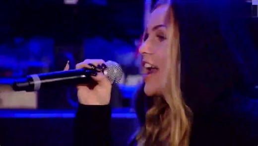 神曲《Faded》现场视频，终于找到啦！嗨爆啦！-50321427152_bili-音乐-哔哩哔哩视频