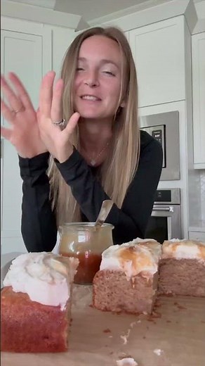 One Bowl Vegan Banana Snack Cake with Peanut Butter Frosting #banancake #vegancake #veganbaking