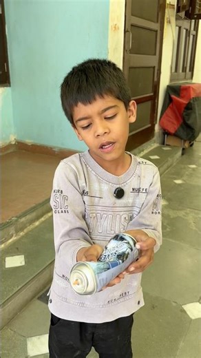 Holi ki spray bottel me kya nikla #holi #holispray #holispecial #viralshort #trendingshorts #short