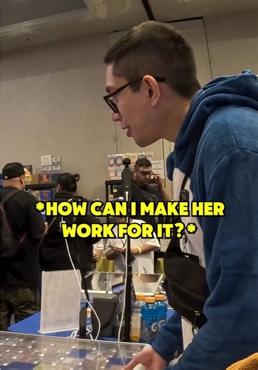 She’s colorblind is wild 💀 #vendorpov #cardshow #pokemoncards #pokemontcg #scalper