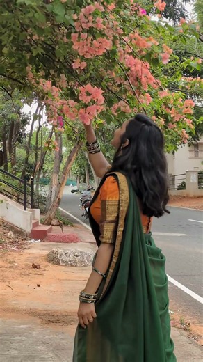 Draped in Tradition, Lost in Flowers 💚🌸#halfsarees #traditional #ethnicwear #cottonsarees #cotton