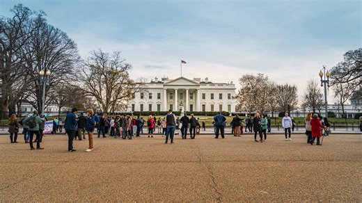 21K views · 288 reactions | Secret Service shot a man near the White House "following an armed confrontation," authorities say. The suspect was taken to an area hospital and his condition was not immediately available. No other injuries were reported. | USA TODAY | Facebook
