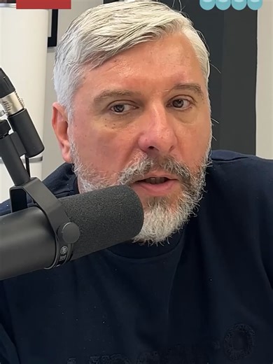 'Thompson je zabranjen u Švedskoj jer se nikad nije pokajao za glorificiranje ustaškog pokreta. To mu je i super prilika da izađe na pozornicu i kaže - Ljudi, bio sam mlad, svašta sam rekao, ali dajte, ustaški pokret je bio genocidan, Držite se Domovinskog rata. On to ne radi, onda neka snosi posljedice', kaže povjesničar Hrvoje Klasić za Prvi glas.