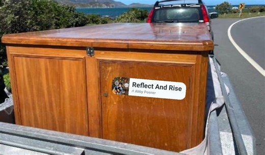Will the WCC train wreck ever end... ⚠️Confidential WCC documents ‒ including an email detailing alleged inappropriate use of a former Wellington City councillor’s computer ‒ have been discovered in a desk the council left at a rubbish dump. Wellington builder Raymond Morgan made the unexpected find after he purchased a desk for $200 from the tip store at Southern Landfill on September 18th. More to come.. #wellingtonlive #wellingtonsnewskeader | Wellington - LIVE