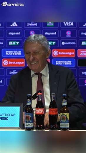 Basketball Sphere on Instagram: "Kari bre, pričaj srpski da te ceo svet razume 😂 Svetislav Pešić nije na najbolji način započeo svoj povratak u Bajern jer je doživeo poraz od Hapoel Tel Aviva. Na konferenciji za medije, Pešić se zbunio pa je kombinovano koristio i engleski i nemački jezik. 😂"