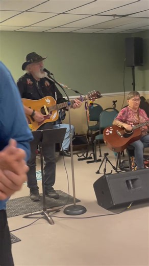 Cowboy sang Mom And Dads Waltz. 10-12-25 | Best Maine Country Jam