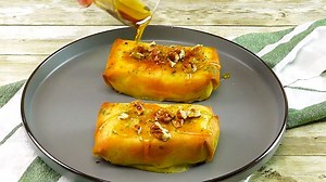 Feta al forno con pasta fillo: la ricetta semplice e sfiziosa con guscio croccante