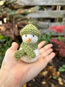Knitted Snowman Pattern: Christmas Decoration (PDF Pattern) - Etsy