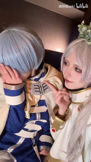 Frieren & Himmel cosplay Frieren: Beyond Journey's End #frieren #frierencosplay #Himmel #Himmelcosplay #cosplayHimmel #cosplayfrieren #cosplay #costume | Wetrose
