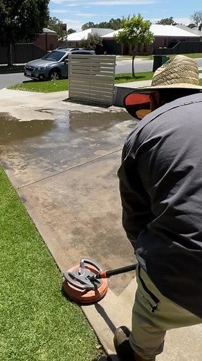 18 reactions | Surface rinse, treatment and a good scrub to bring this driveway back to life  Note to self: longer pole and a pair of gumboots next time✨ | Upkeep Property Care | Facebook