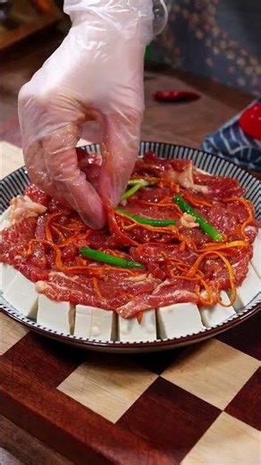 ??一起来看看都豆腐和梅花肉的神仙吃法！ ??大家注意看，把嫩豆腐和梅花肉、一起上锅蒸一蒸，就今天这道菜??您看是不是从来都没吃过?#豆腐蒸肉片#梅花肉#蒸肉片#美食#做菜#教學#分享#shorts