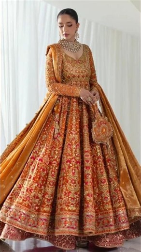 Trending Pakistani Bridal Mehndi Outfit Ideas 2026 #mehndidress