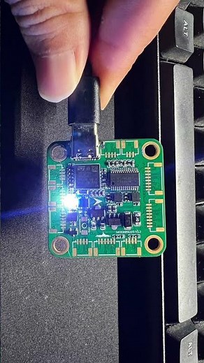 （2）从零开始，自主穿越机。 主控板完工。主控采用STM32H743VIH6 ，42688双陀螺仪芯片。完美兼容inav、BF地面站。