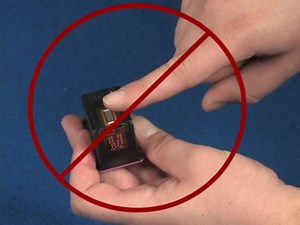 Replacing a Cartridge - HP Officejet J4680 All-in-One Printer_M2163907_v1.mpg - Products - HP Inc Video Gallery - Products