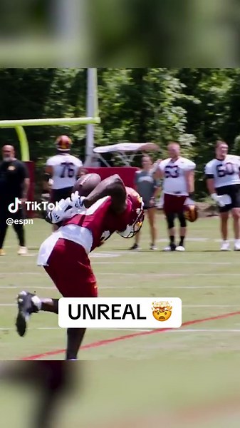 Quan Martin with one of the best interceptions you’ll ever see 😮‍💨 (via @Washington Commanders) #nfl #football #wow #highlight