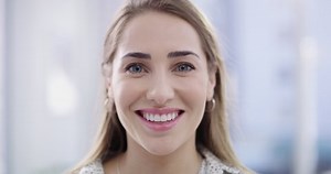 Woman Putting On Covid Face Mask Stock Footage Video (100% Royalty-free) 1093325945 | Shutterstock