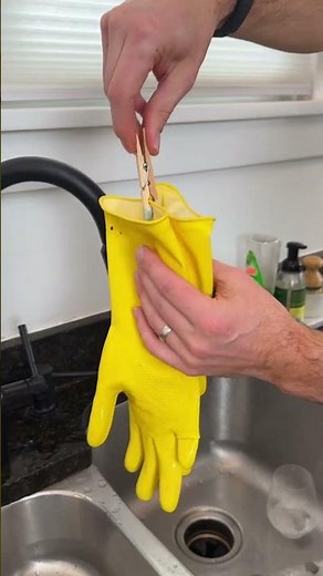 💧 How to dry your rubber kitchen gloves ||#kitchenhacks #cleaningtips #cleaning