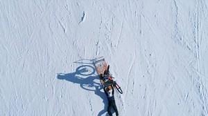 He did it again, this is crazy!! 😱 Fabio Wibmer - Fabiolous Escape 2 Credits: https://www.youtube.com/watch?v=1CR0QmCaMTs | 4Lobos