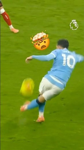 Rayan Cherki RABONA Assist 🤯