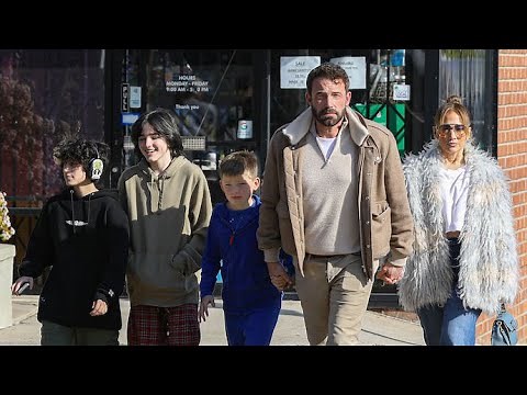 Ben Affleck And Jennifer Lopez Spend Quality TIme With The Kiddies In Beverly Hills