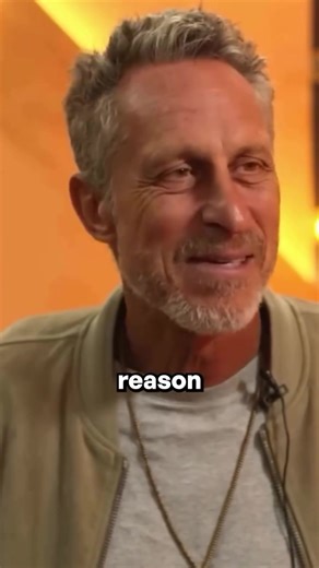 How LOVE is MEDICINE 🔈⬆️ Love is so powerful, that it can literally change your gene expression. Science tells us that our social connections, whether with loved ones or through a strong sense of community, can directly influence our gene expression—a field known as sociogenomics. 🧬 When we’re in loving, heart-centered relationships, or part of supportive communities, we activate genes that reduce inflammation, promote repair, and slow aging. On the other hand, conflict and loneliness can swit