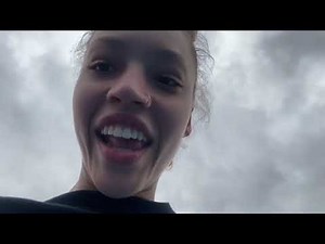 LILY KING WETTING HER PANTS!!