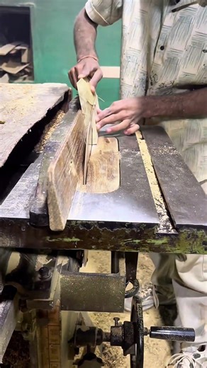 Door panel making trick #wood #teakwood #furnituredesign #doors #interiordesign #carpenter