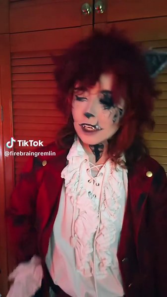 FNAF Cosplay Adventures: Withered Foxy Joins the Fun