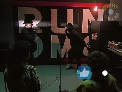 🎤🔥🎸Run-DMC feat. Aerosmith-Walk This Way 🎸🔥 #WalkThisWay #RunDMC #Aerosmith #RapRock #RetroVibes #80sMusic | Retro Dance Music