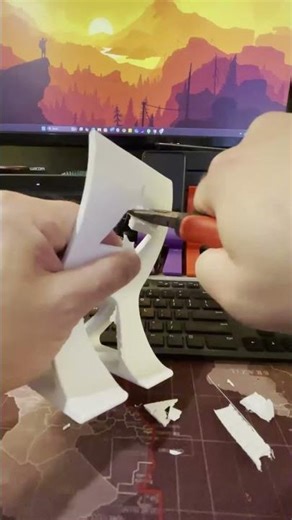 #3Dprinted phone stand for download on Printables!