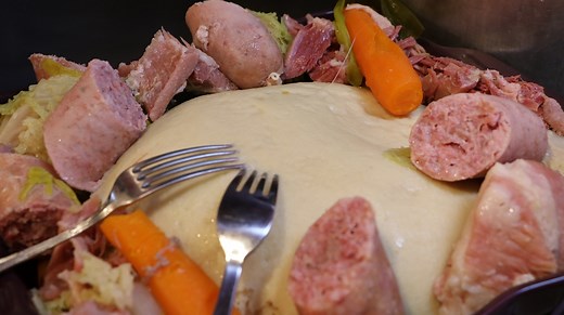 La recette de la mique corrézienne en vidéo... magique ! - Brive Tourisme