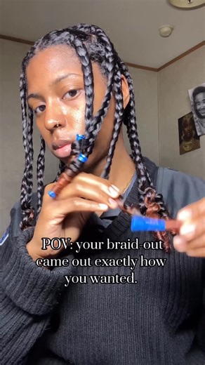 𝒞𝒶𝓇𝓂𝑒𝓁𝒶 𝐵 | Natural hair & Beauty guru on Instagram: "Not to be dramatic… but this braid out came out exactly how I wanted 😍Soft, defined, and moisturized all the way through. ✨ Link in bio for herbal growth oil 💕 #braidout #permrodset #longnaturalhair #protectivestyles #herbaloil"