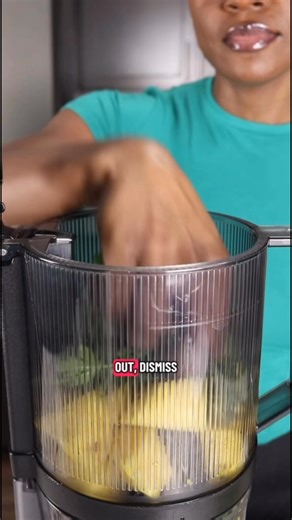 This green juice is perfect for a gut cleanse! It is packed with enzymes, vitamins and hydration to help you debloat and improves digestion. Ingredients: - pineapple - parsley - green apples - cucumbers - spinach - lemon Drink it first thing the morning on an empty stomach for 3 a 5 days as a natural gut cleanse. #greenjuice #detoxjuice #juicecleanse #healthyjuice #fypp | Ashlee Alexandra