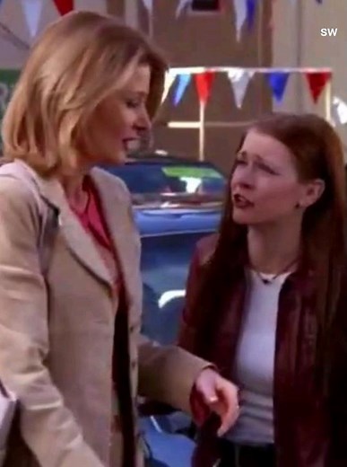 Beth Broderick looking good 024