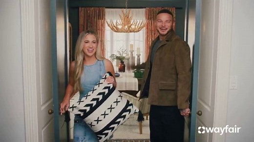 Wayfair TV Spot, 'Potluck' Featuring Blake Griffin, Kane Brown, Kelly Clarkson