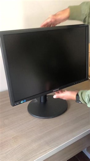 Samsung 22-Inch Monitor - Home Office Technology