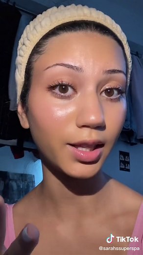 Sarah’s Super Spa 🍉 (@sarahssuperspa) - Identifying and Embracing Your Double Lip Line