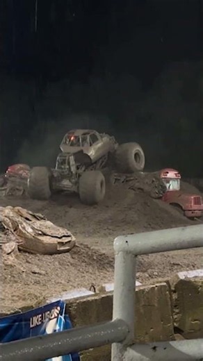 Monster truck DRIFTS in the Mud! #monstertruck #automobile #monstertruckjump #monstertrucks