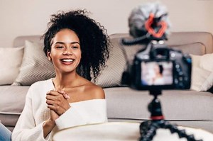 Female YouTubers Who Talk About Personal Finance