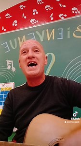 Et voilà notre chanson de rentrée chantée par les enfants... Ils adorent 🤩🤩🤩 Le texte illustré est à la fin de la vidéo 😉🙏🎼 | Pasidi Chris